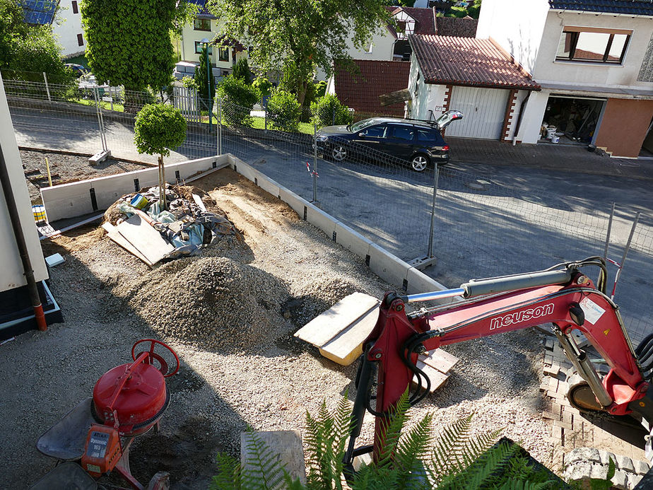 Neugestaltung Eingangsbereich des Gemeindezentrums (Foto: Karl-Franz Thiede))